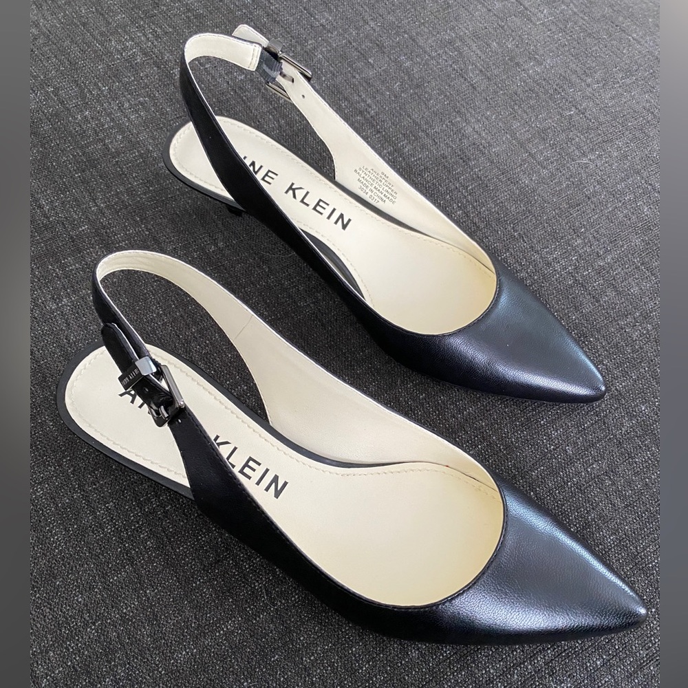 Anne Klein black kitten heels, never worn. size 9.